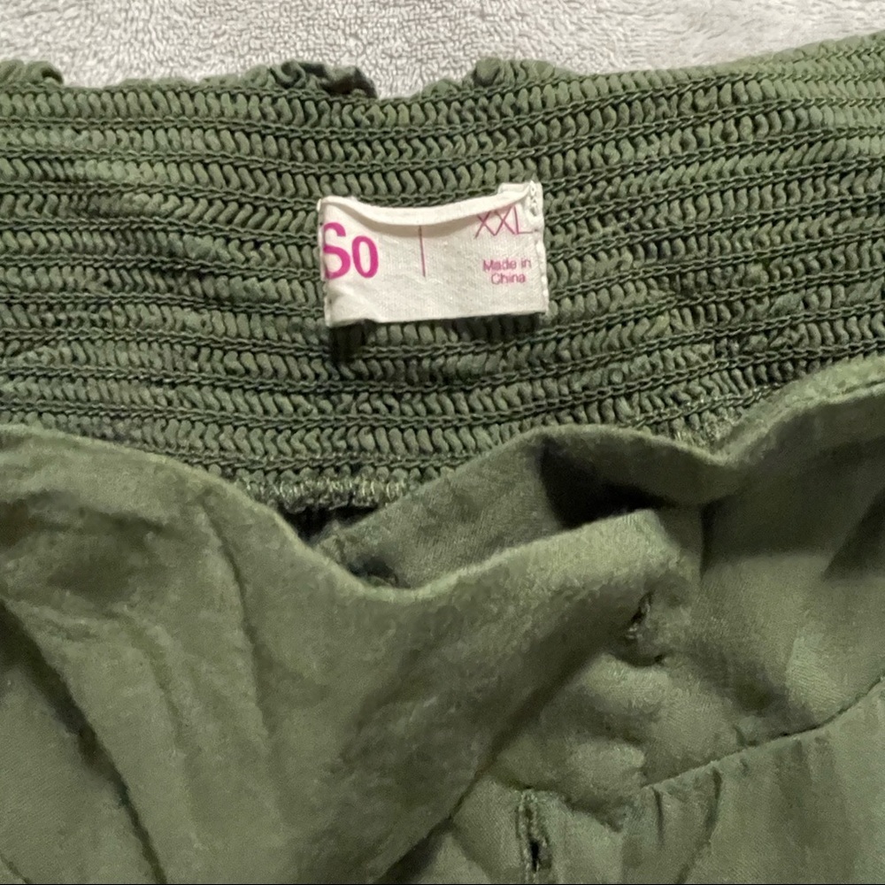 Womens boho style long button army green skirt, excellent condition NWOT